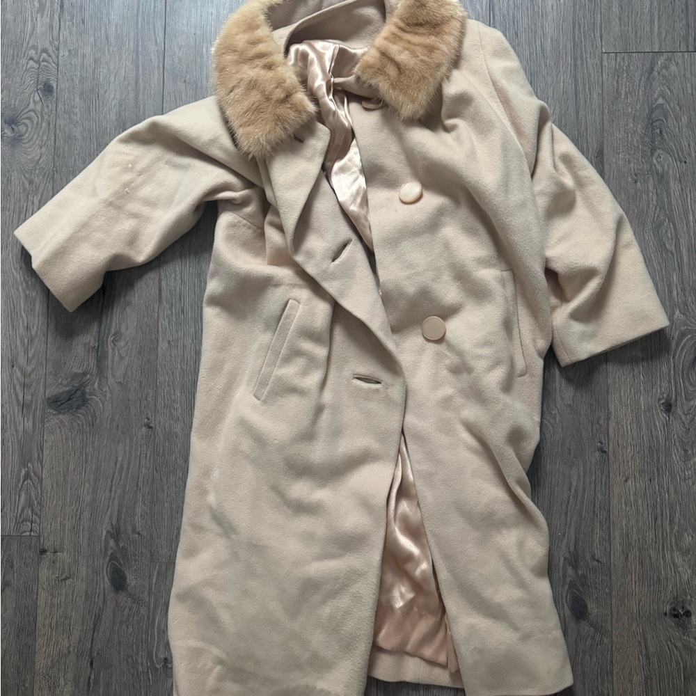 Elegant Cream Coat with Faux Fur Collar